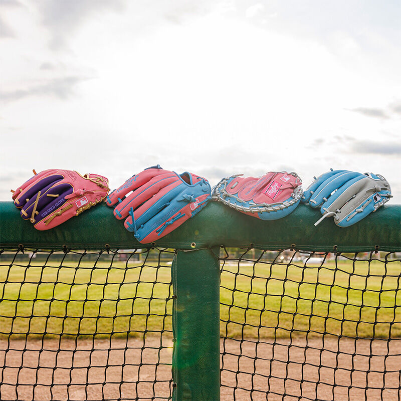 Exclusive Heart of the Hide 32.5" Catcher's Mitt, Right Hand Throw