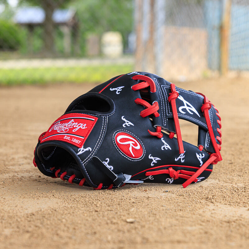 Atlanta Braves Heart of the Hide 11.75-Inch Infield Glove