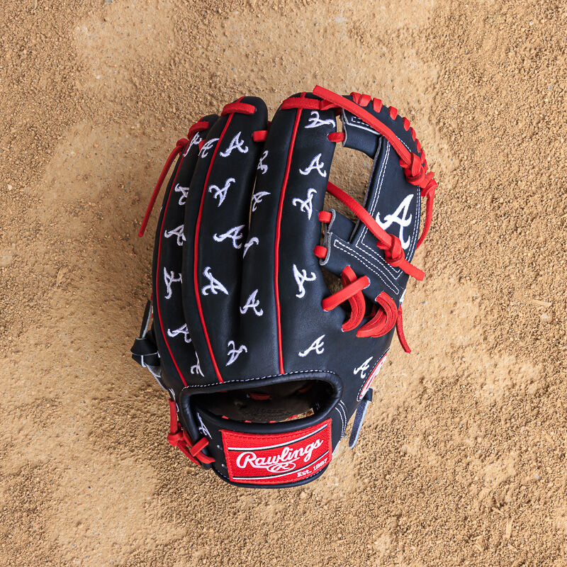 Atlanta Braves Heart of the Hide 11.75-Inch Infield Glove