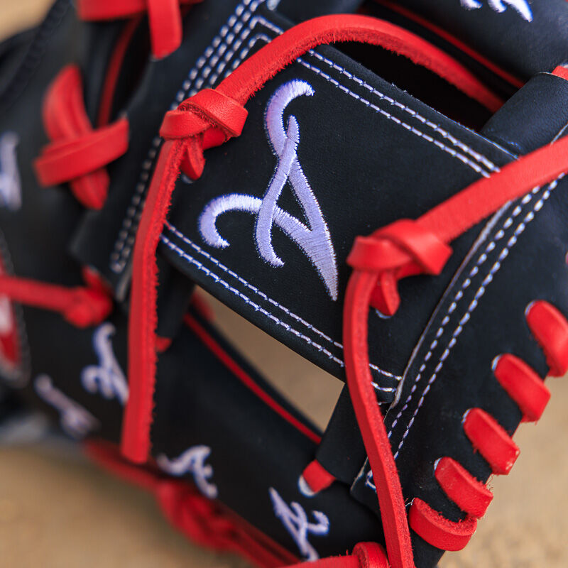 Atlanta Braves Heart of the Hide 11.75-Inch Infield Glove