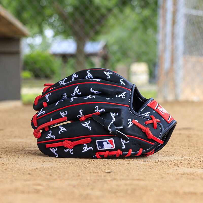 Atlanta Braves Heart of the Hide 11.75-Inch Infield Glove
