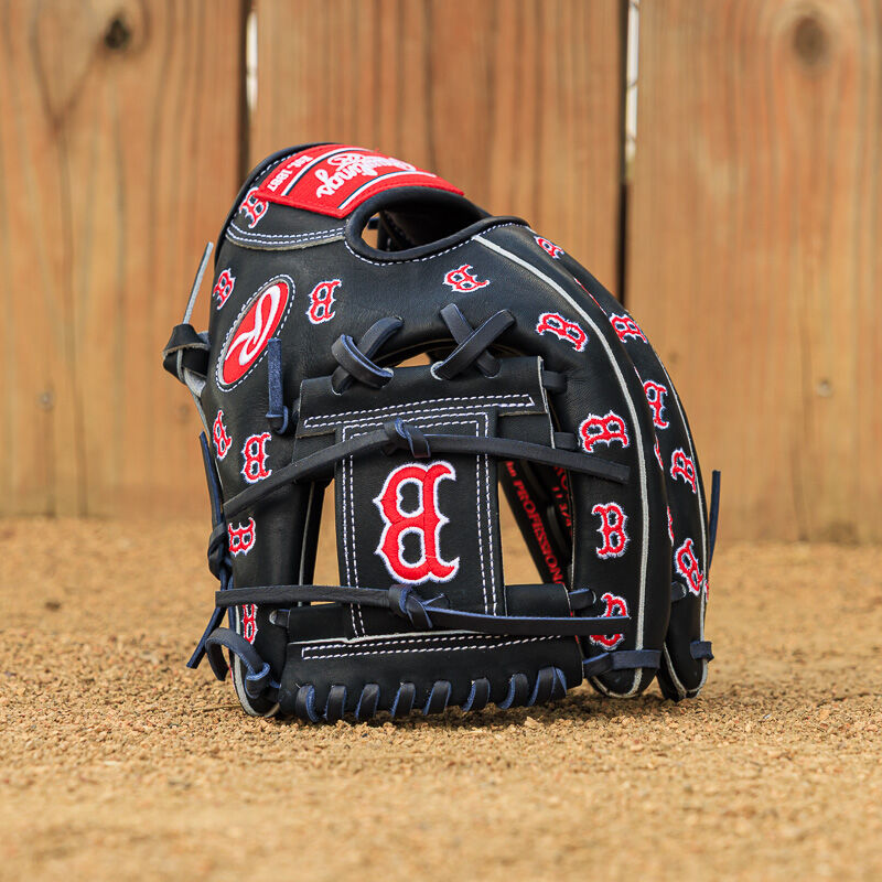 Boston Red Sox Heart of the Hide 11.75-Inch Infield Glove