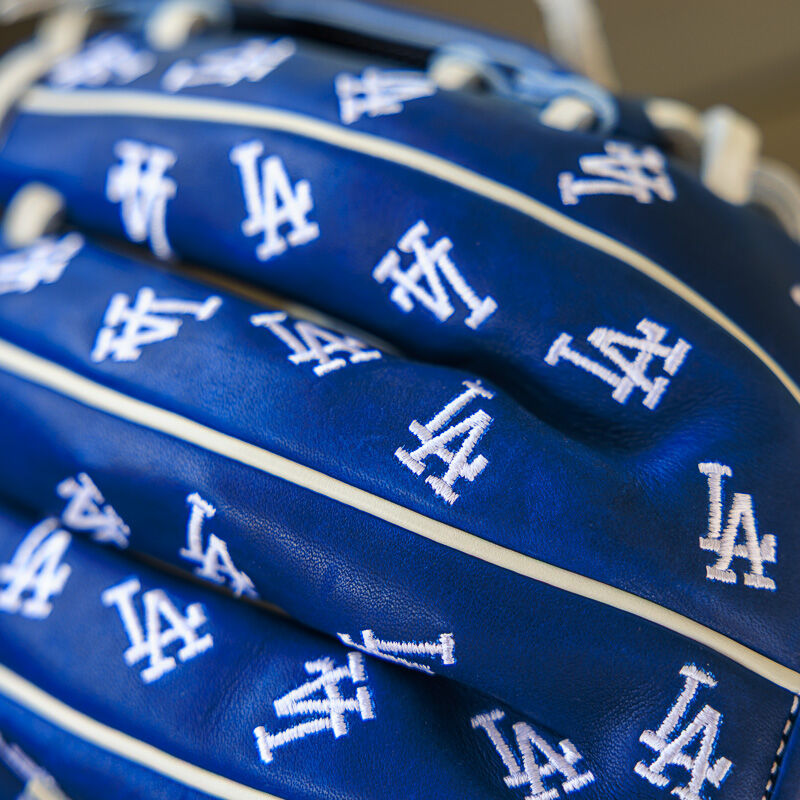 Los Angeles Dodgers Heart of the Hide 11.75-Inch Infield Glove