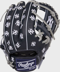 New York Yankees Heart of the Hide 11.75-Inch Infield Glove