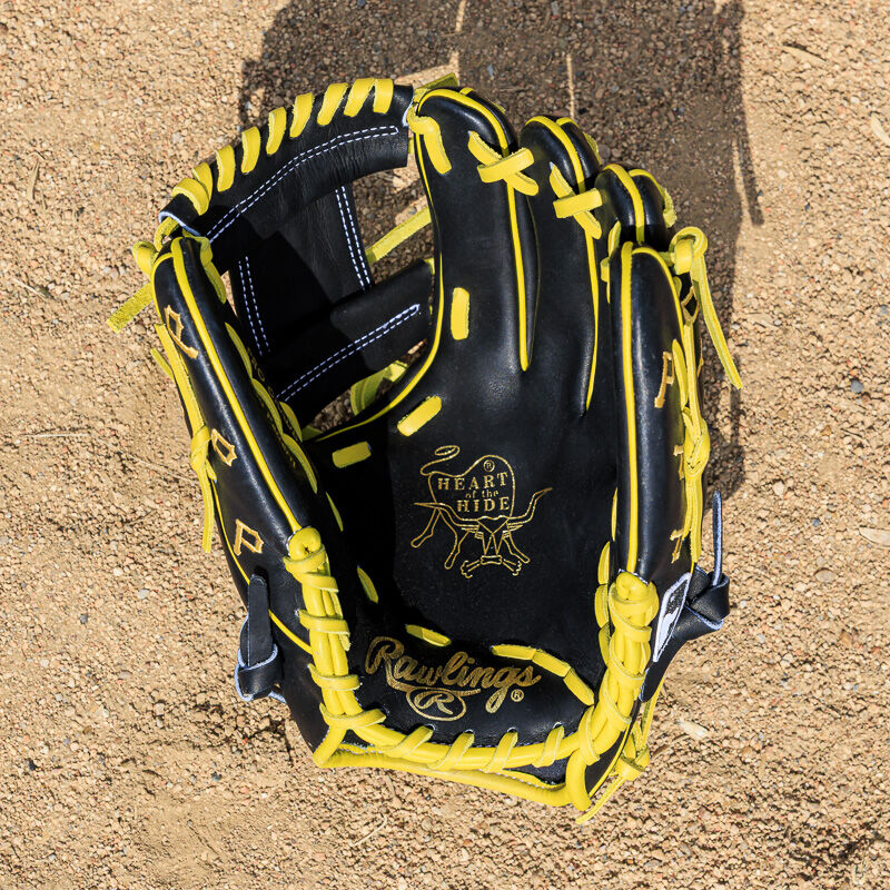 Pittsburgh Pirates Heart of the Hide 11.75-Inch Infield Glove
