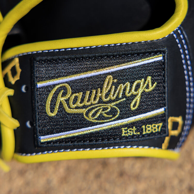 Pittsburgh Pirates Heart of the Hide 11.75-Inch Infield Glove