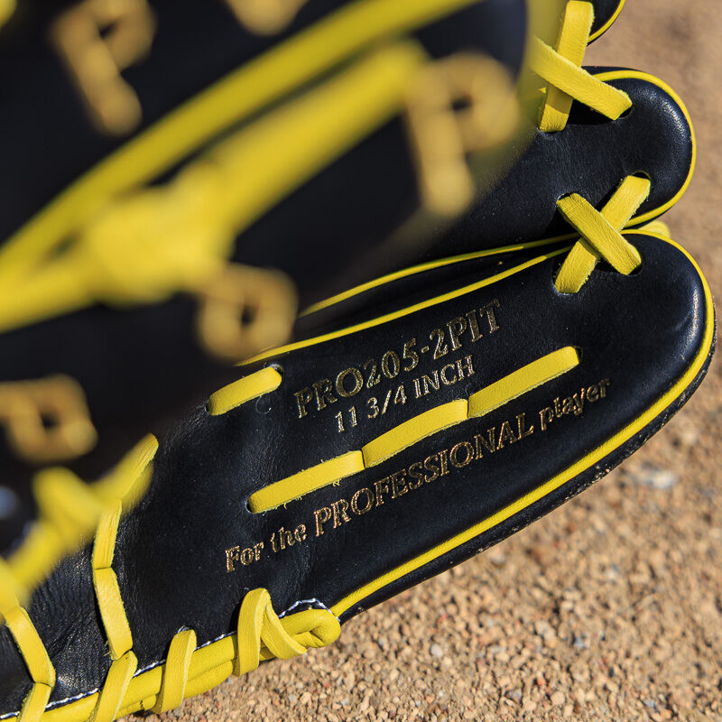 Pittsburgh Pirates Heart of the Hide 11.75-Inch Infield Glove