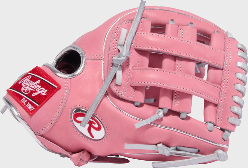 Gameday 57 Series Carlos Correa Heart of the Hide Glove, Right Hand Throw